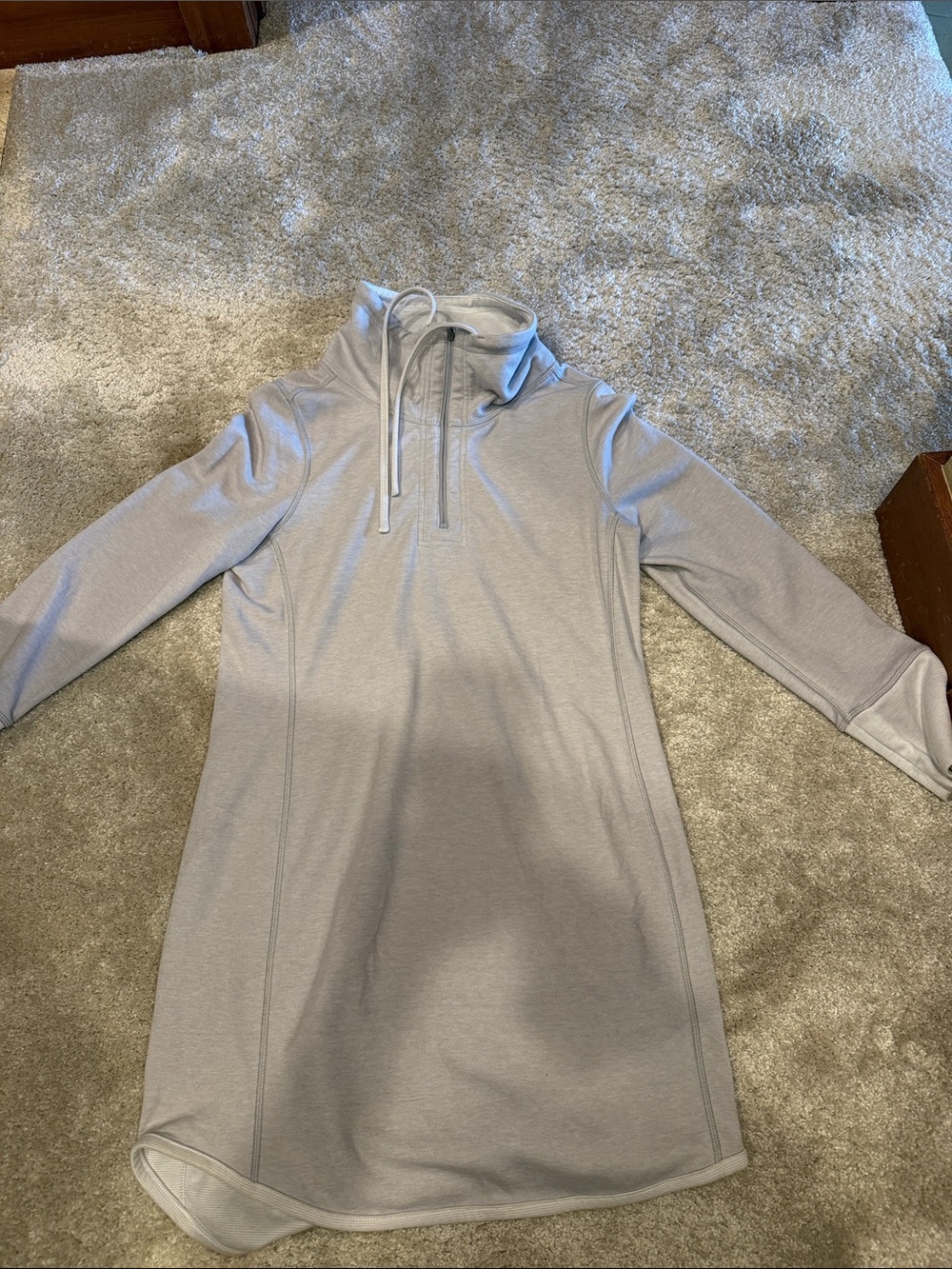 Tommy Bahama size MED Reversible Light Gray Pullover Dress